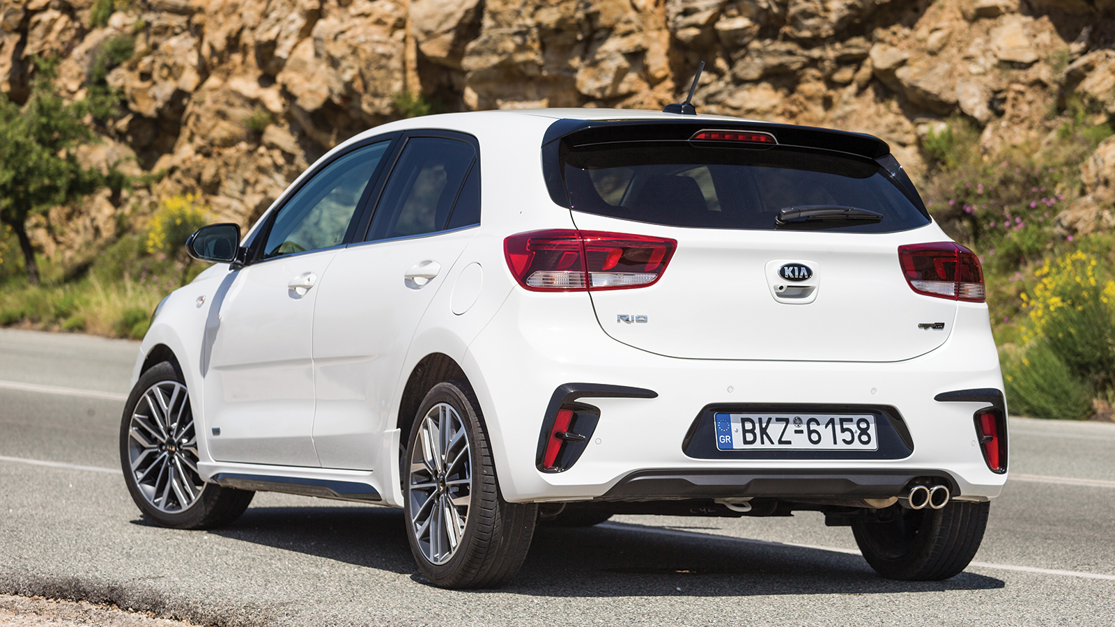 KIA Rio GT-Line: Υβριδικό με 120 ίππους κι αυτόματο κιβώτιο